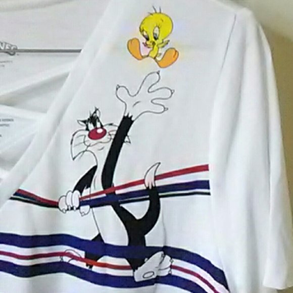 Looney Tunes Tee - Picture 6 of 7